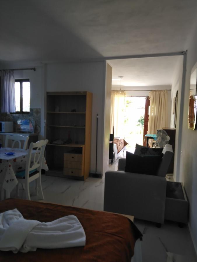 Sissy Apartments By The Sea Nikiana Exterior photo